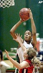 Women's Basketball Falls To The Premier Players, 82-65
