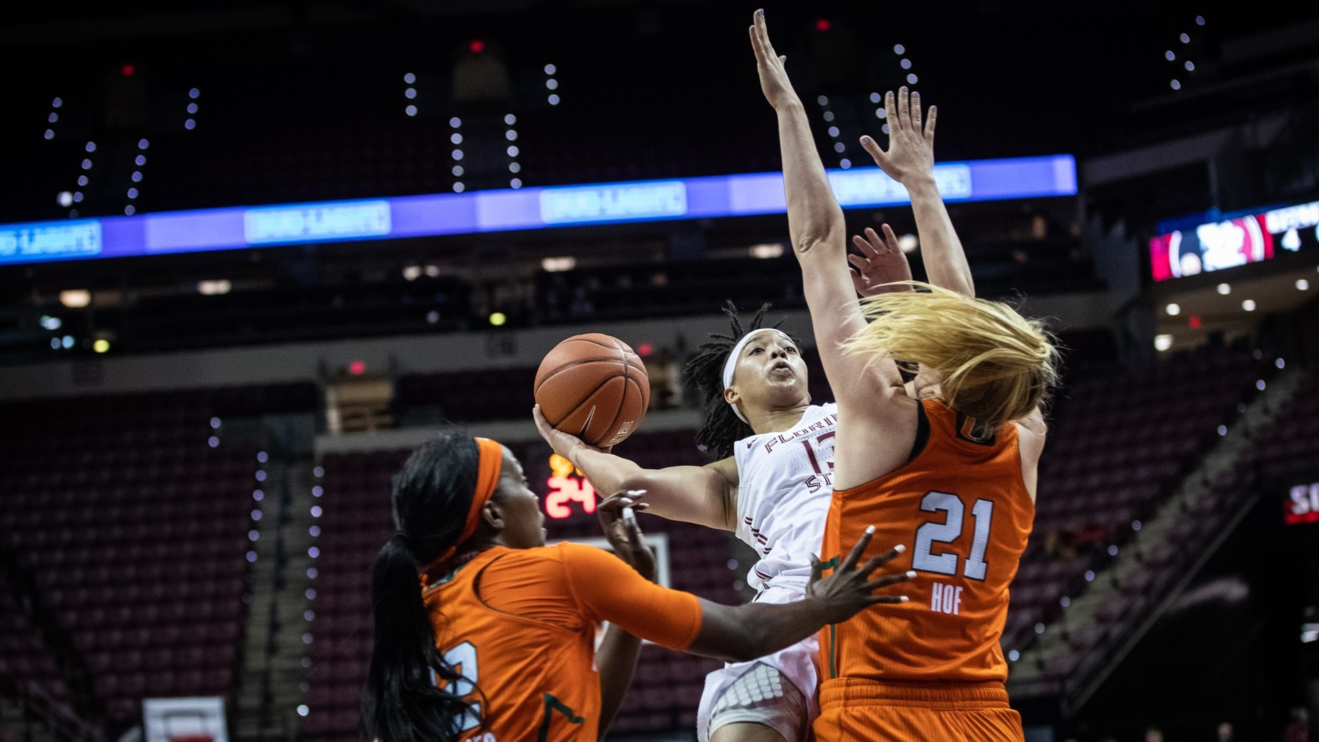 WBB Falls at No. 24/21 Florida State, 62-58