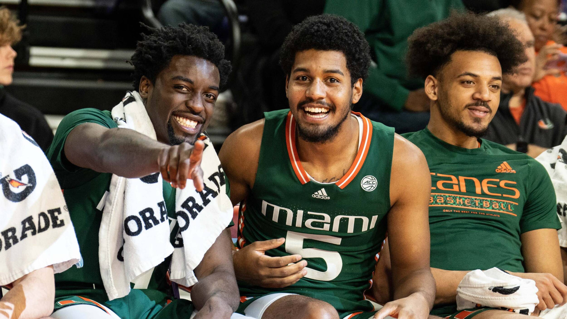 MBB Ascends to No. 15/13 Nationally