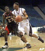 Men's Basketball Beats Northeastern, 92-86
