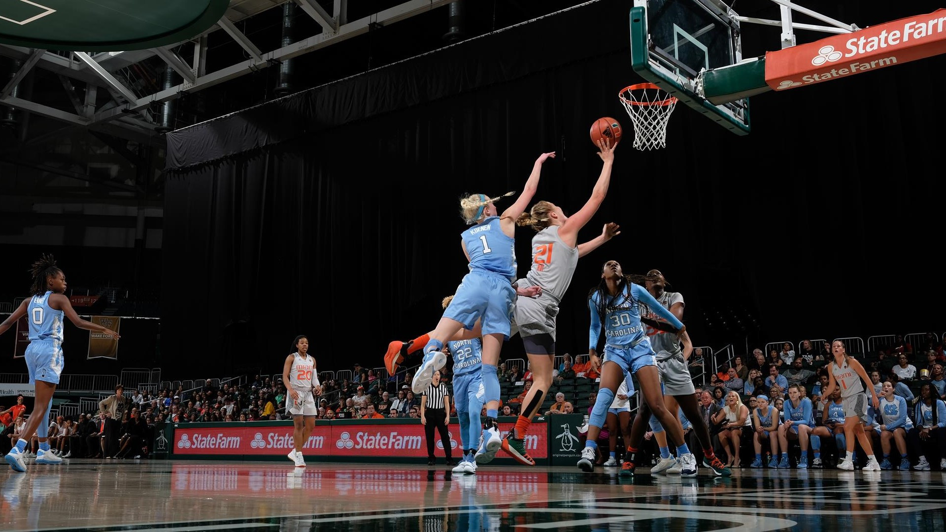 WBB Notches 76-68 Win over North Carolina