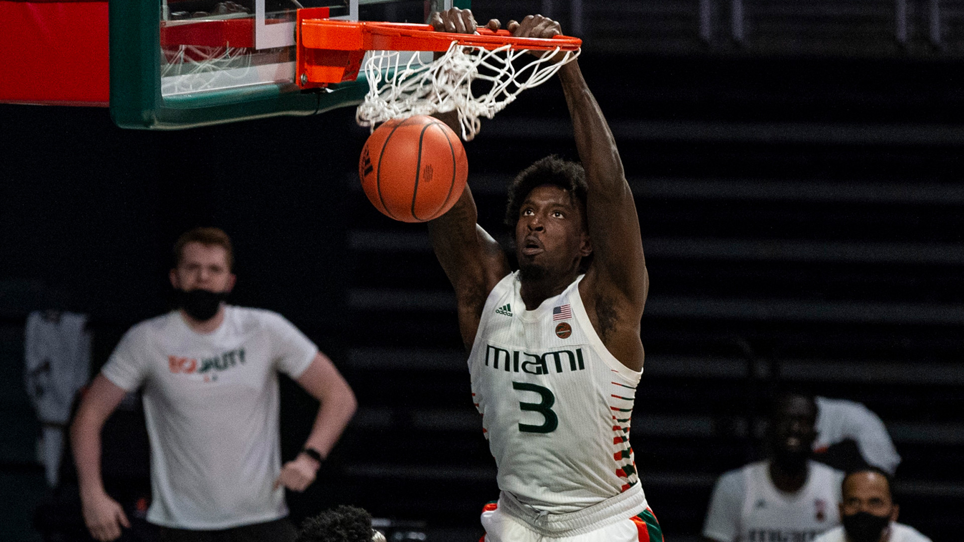 MBB Edges Boston College, 80-76, on Senior Night