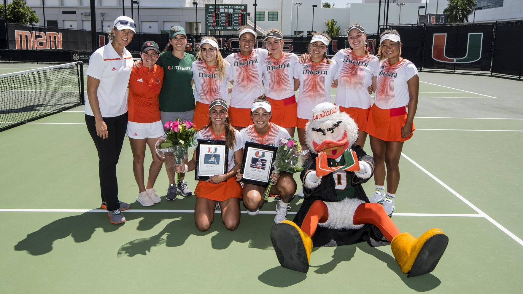 W. Tennis Tops No. 19 Virginia, 6-1, to Cap Regular Season