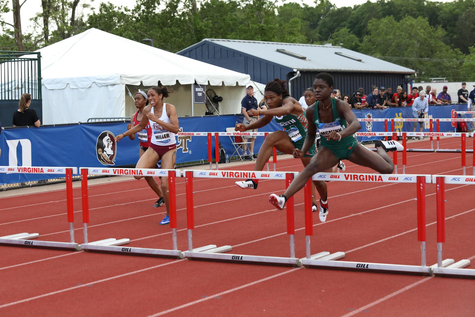 McMinn, Women's 4x100 and 4x400 Earn Spots at Nationals