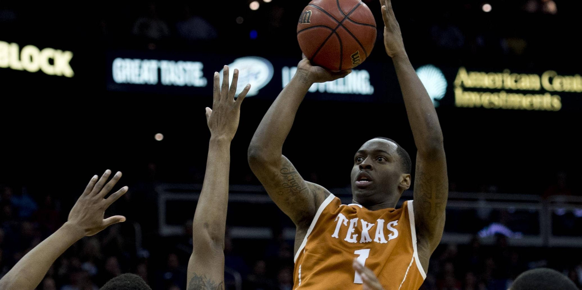 Larra'aga Adds McClellan to MBB Roster
