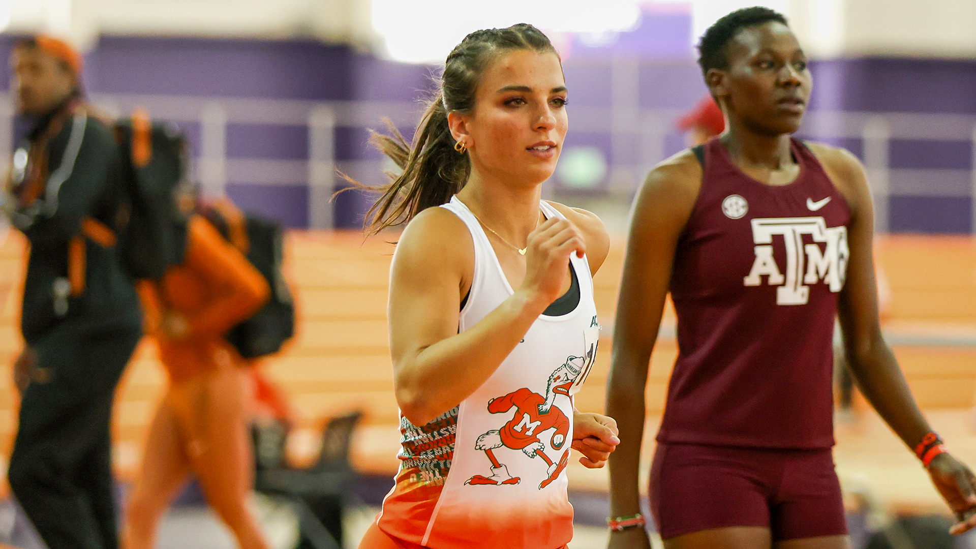Scheier Breaks School Record on Day One of Tiger Paw Invitational
