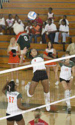 Hurricanes Top Wolfpack, 3-1