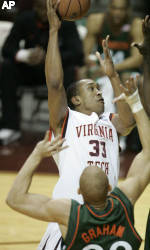 Dwayne Collins Named Muscle Milk Student-Athlete of the Week