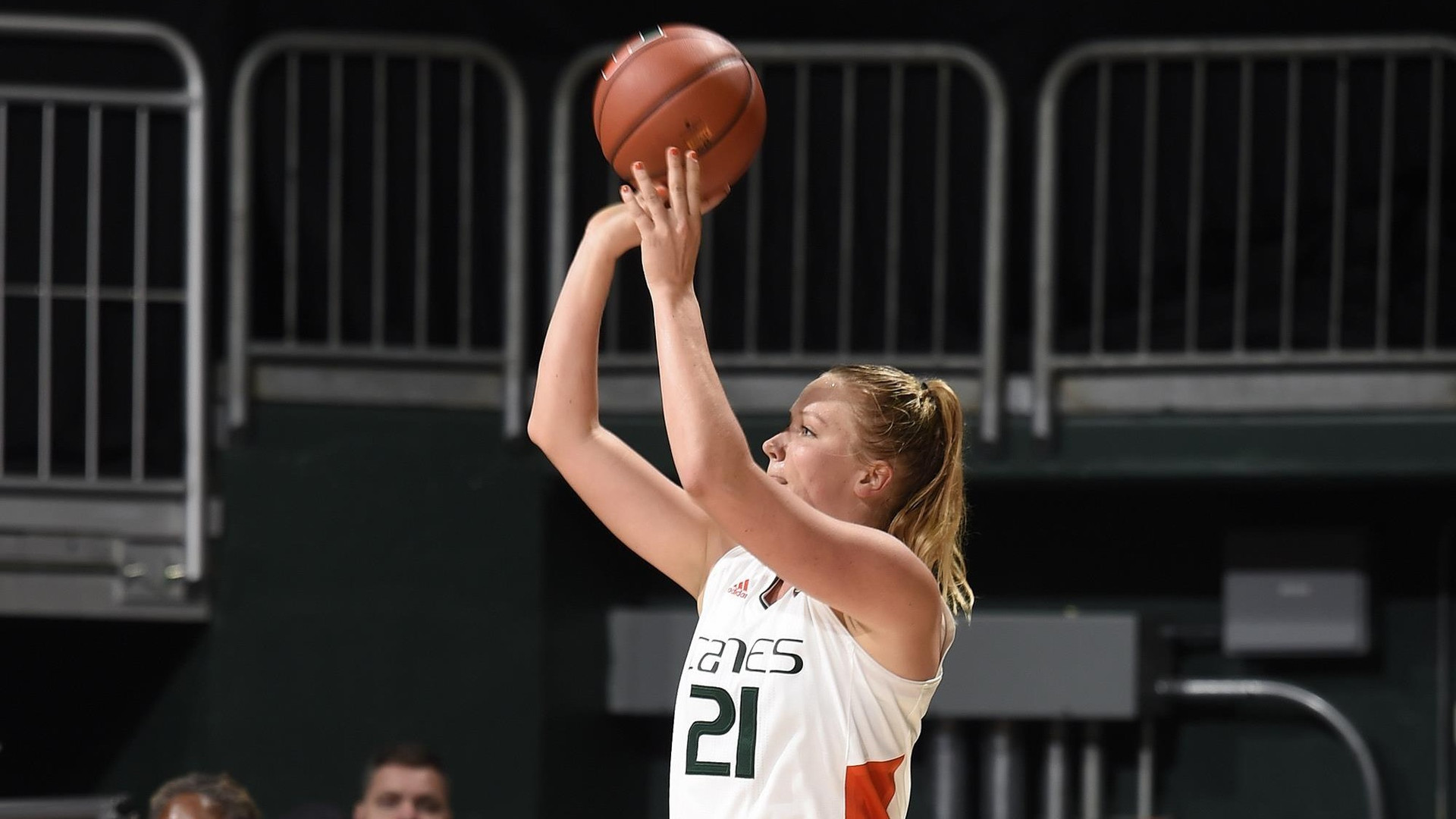 WBB Moves into Coaches Poll at No. 23