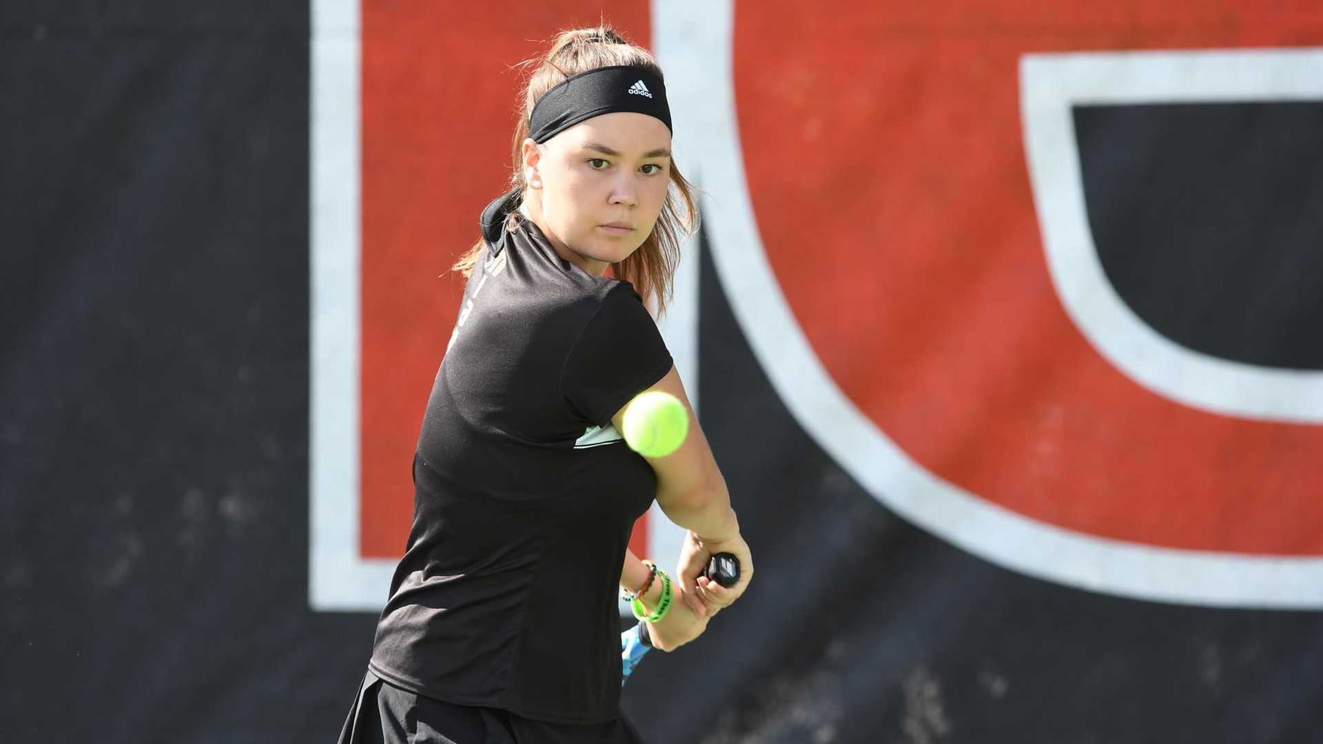 W. Tennis Hosts No. 20 Texas Tech in Top-20 Clash