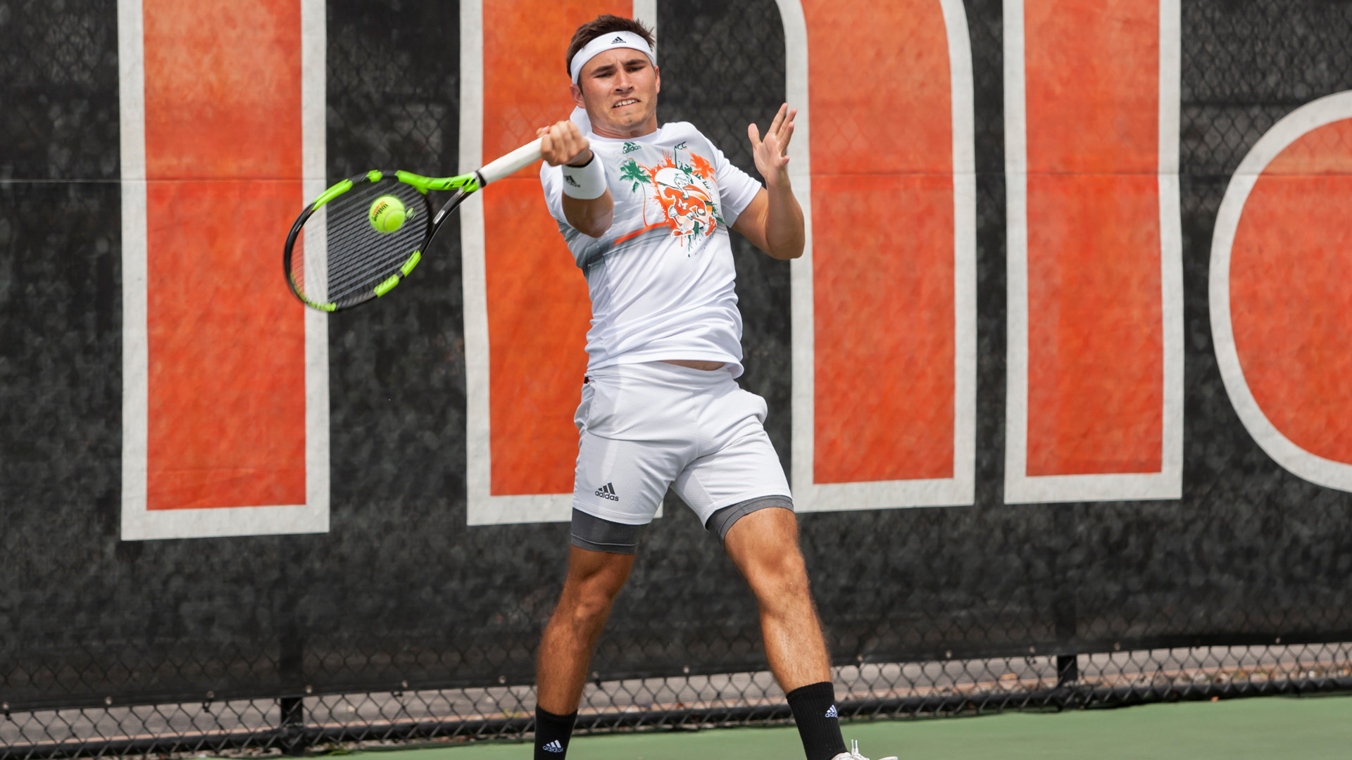 Men's Tennis Sweeps UConn, 4-0