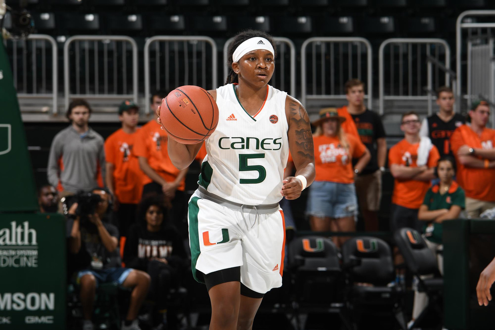 Gray Lifts WBB Past FIU in Season Opener
