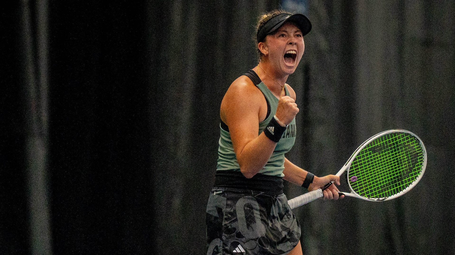 Noel Tops No. 34 Zaar to Begin NCAA Singles Championship