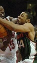 Hurricanes Snag Road Win At Maryland, 63-58