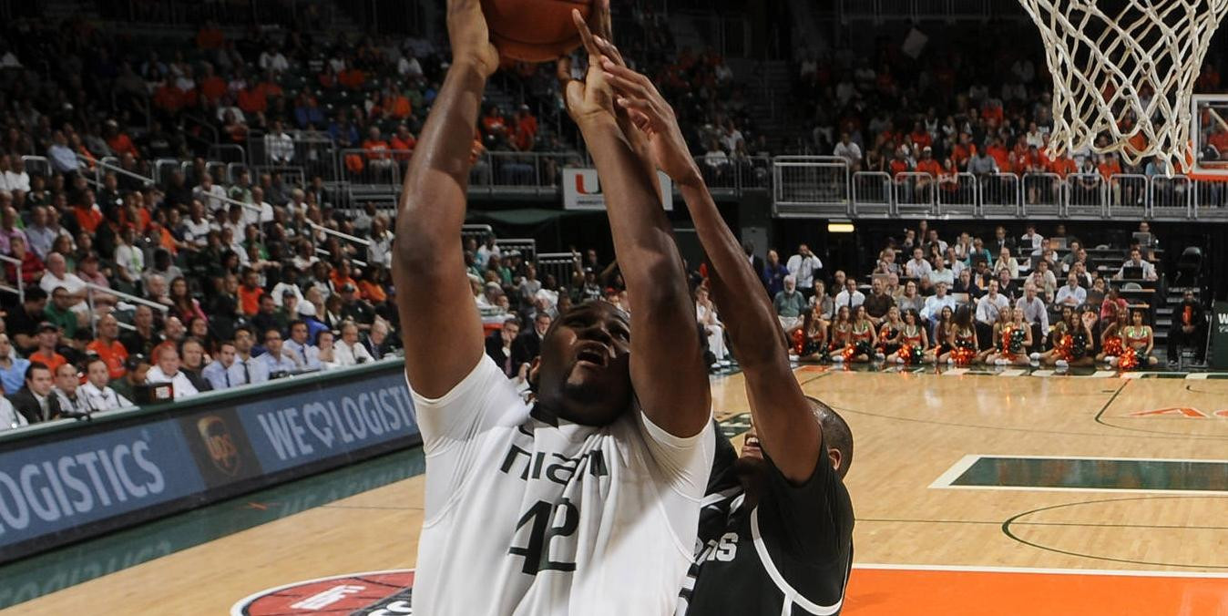 Men's Basketball Tops UMass, 75-62