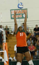 Women's Volleyball Defeat NC State in Four Games