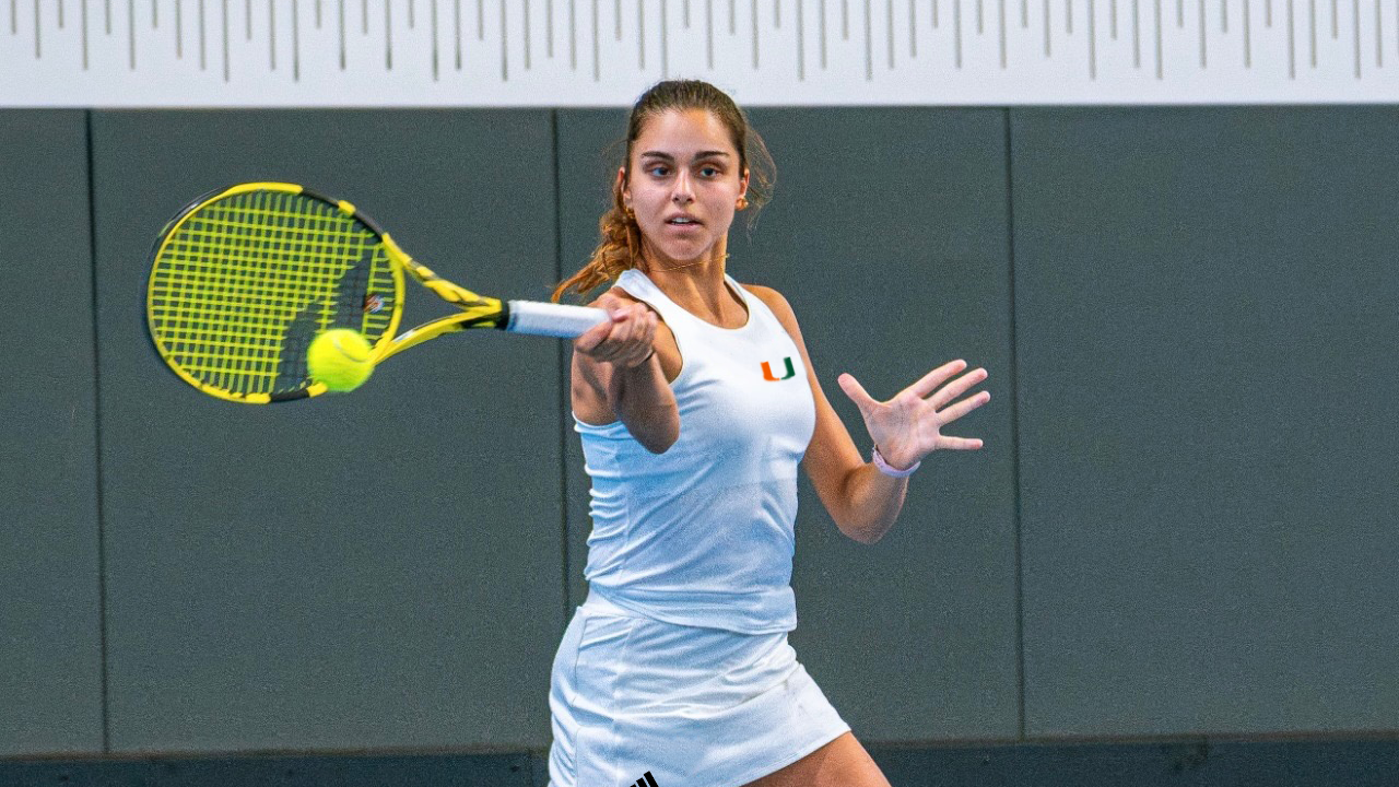 Transfer Leena Bennetto Signs with Miami