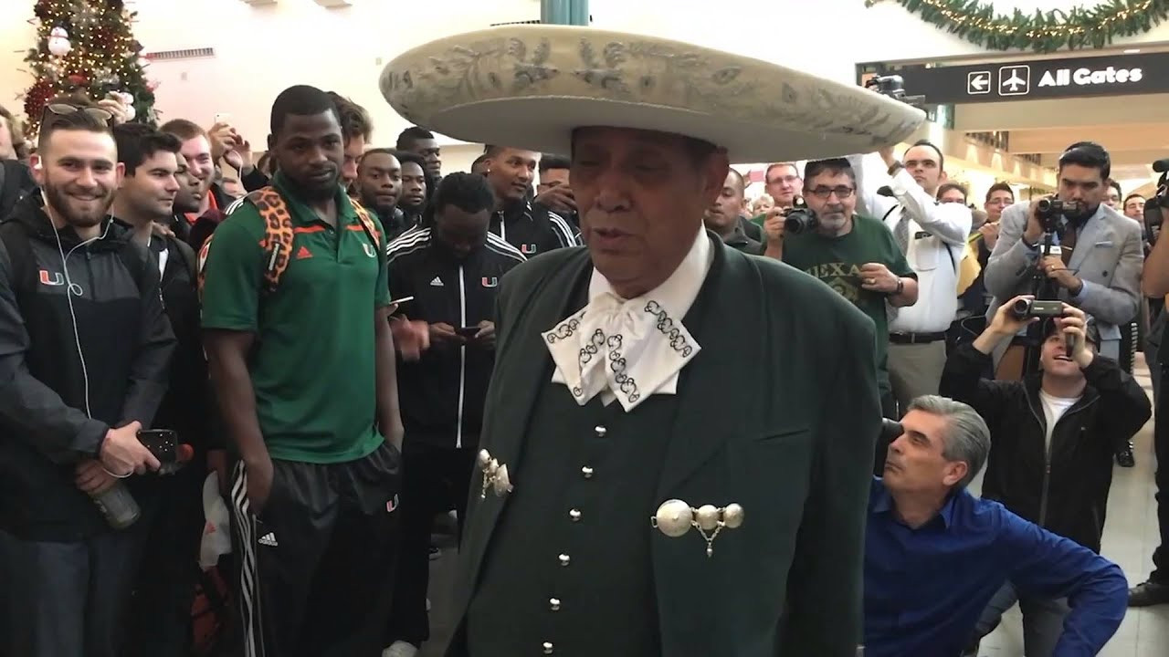 Canes Football | El Paso Arrival | 12.21.15