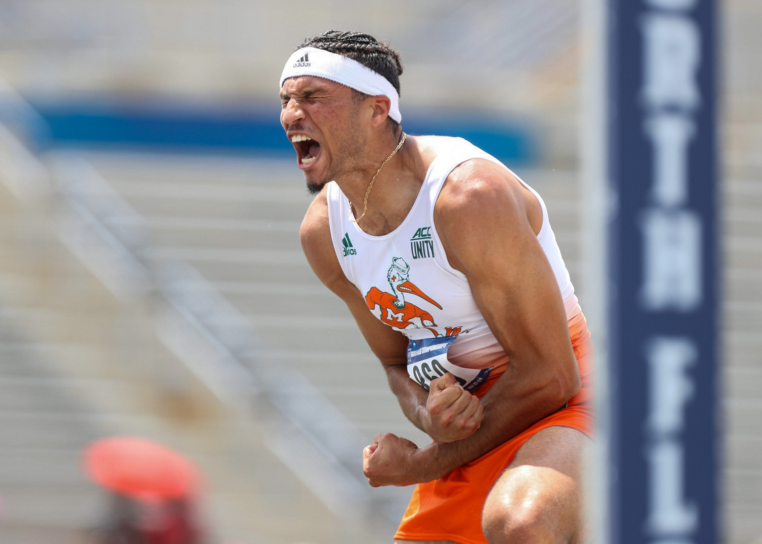 Holmes Advances to First NCAA Championships