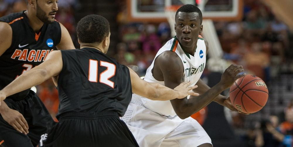 Great Scott: MBB Cruises Past Pacific, 78-49