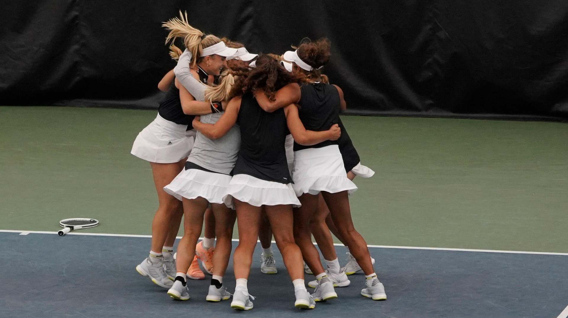 W. Tennis Rolls to 4-1 Win over Second-Seeded Florida State