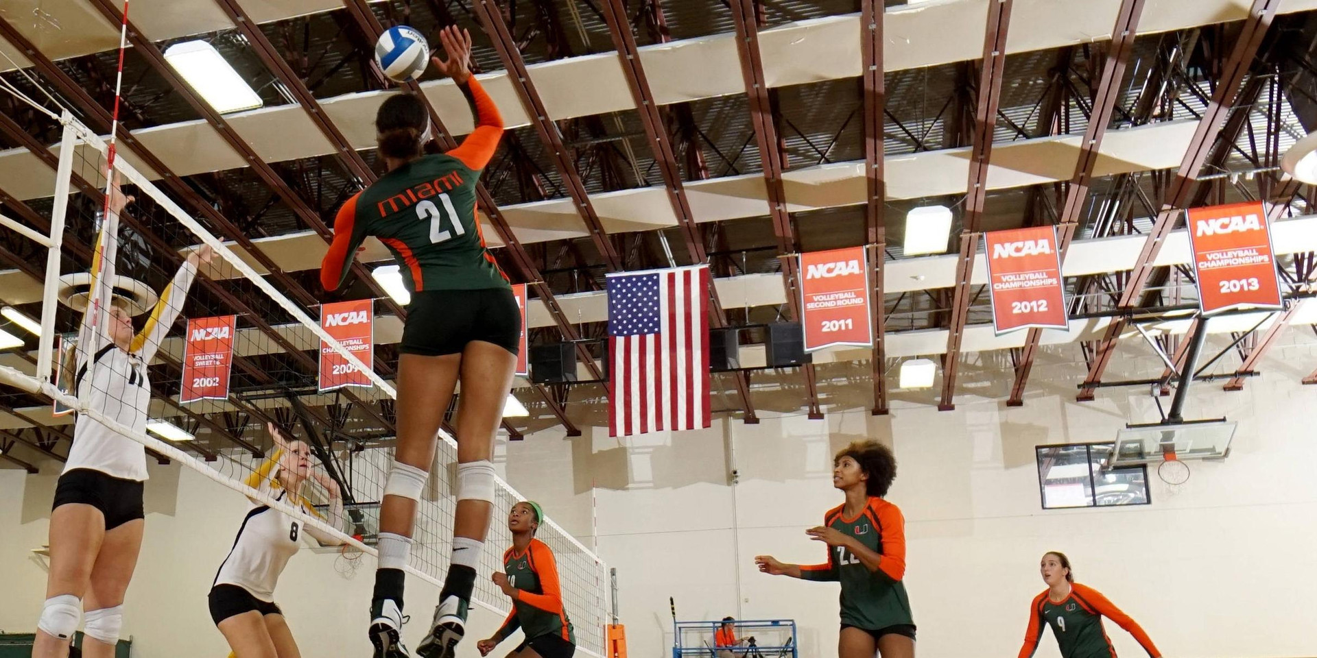 @CanesVB Drops Five-Set Battle to No. 5 FSU