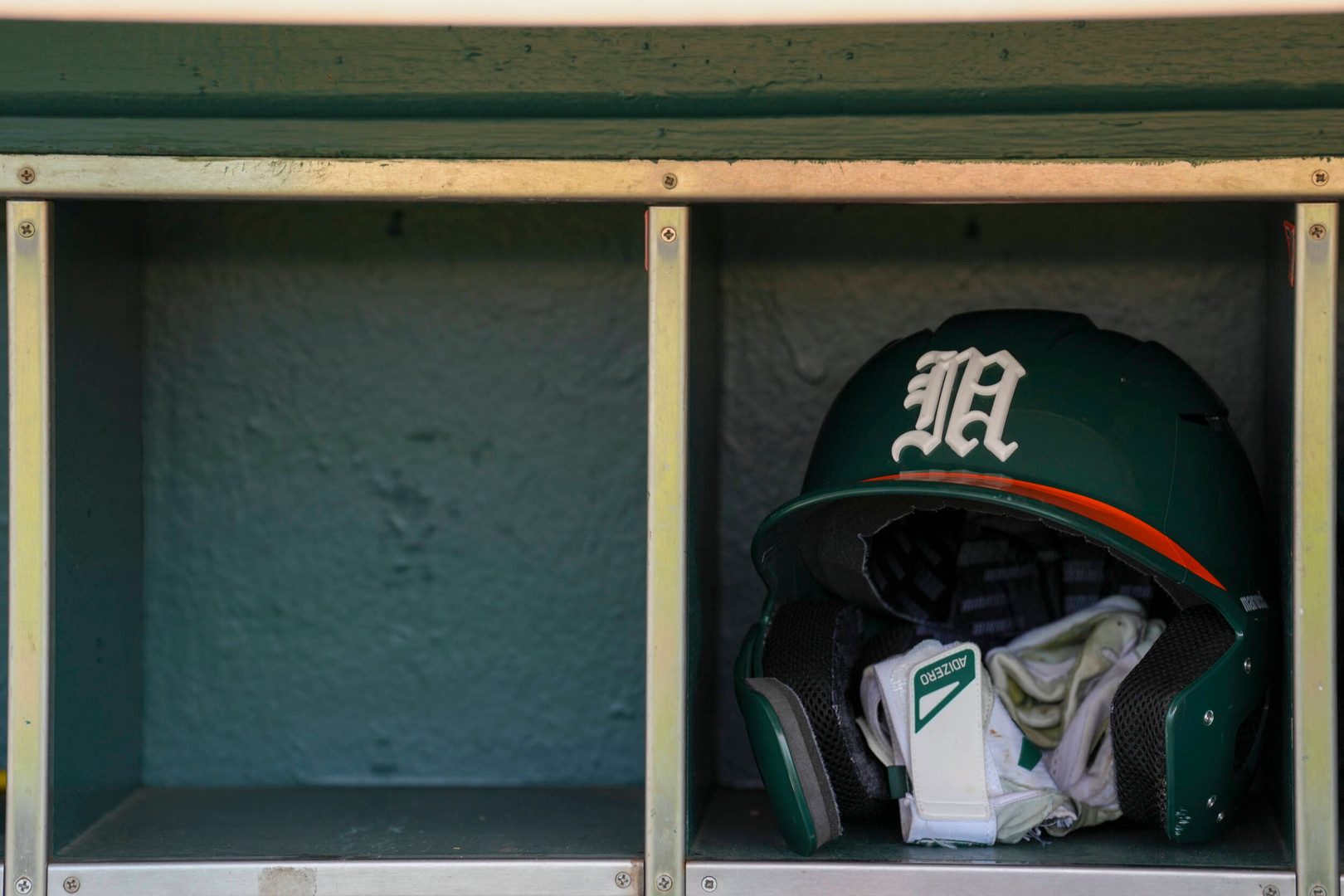 Hurricanes Fall to Fighting Irish in Close Series Opener
