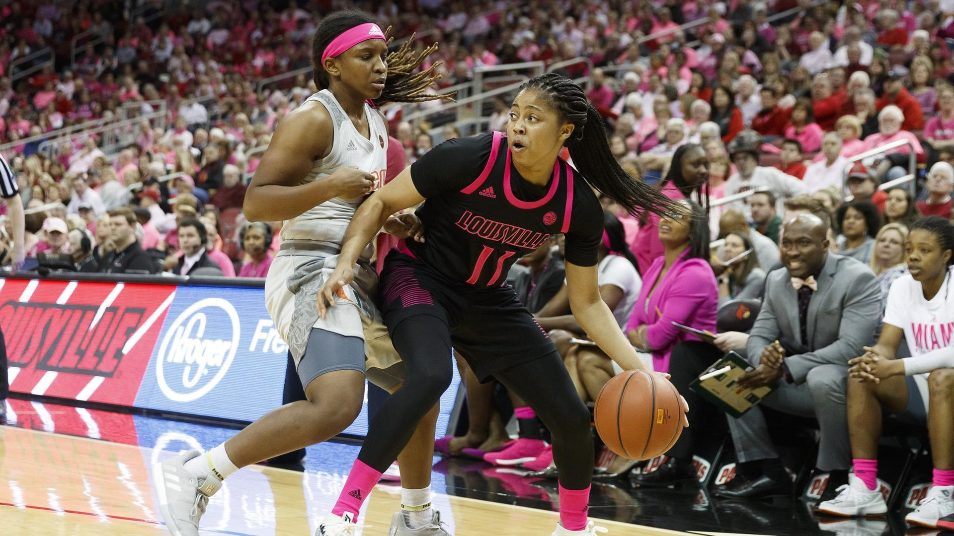 WBB Shocks No. 2 Cardinals, 79-73, in Louisville