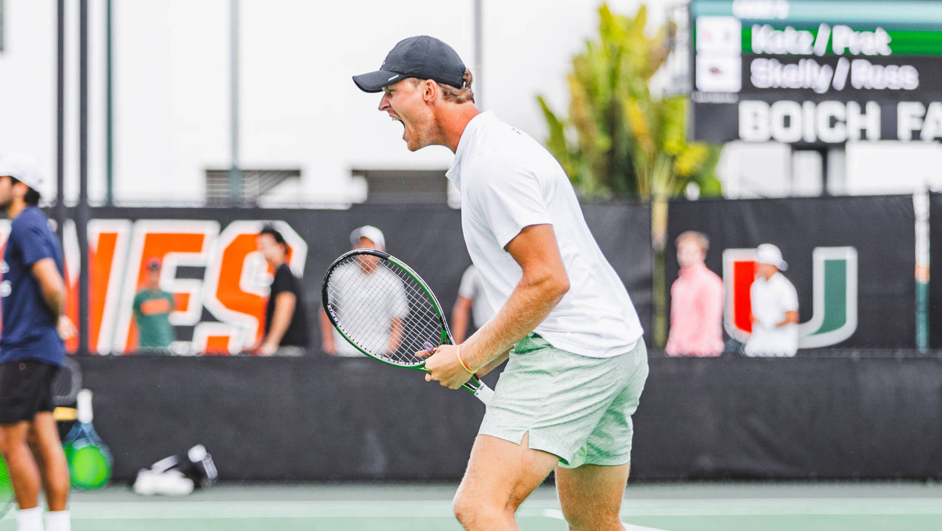 Hurricanes Take 4-1 Win Against UTSA
