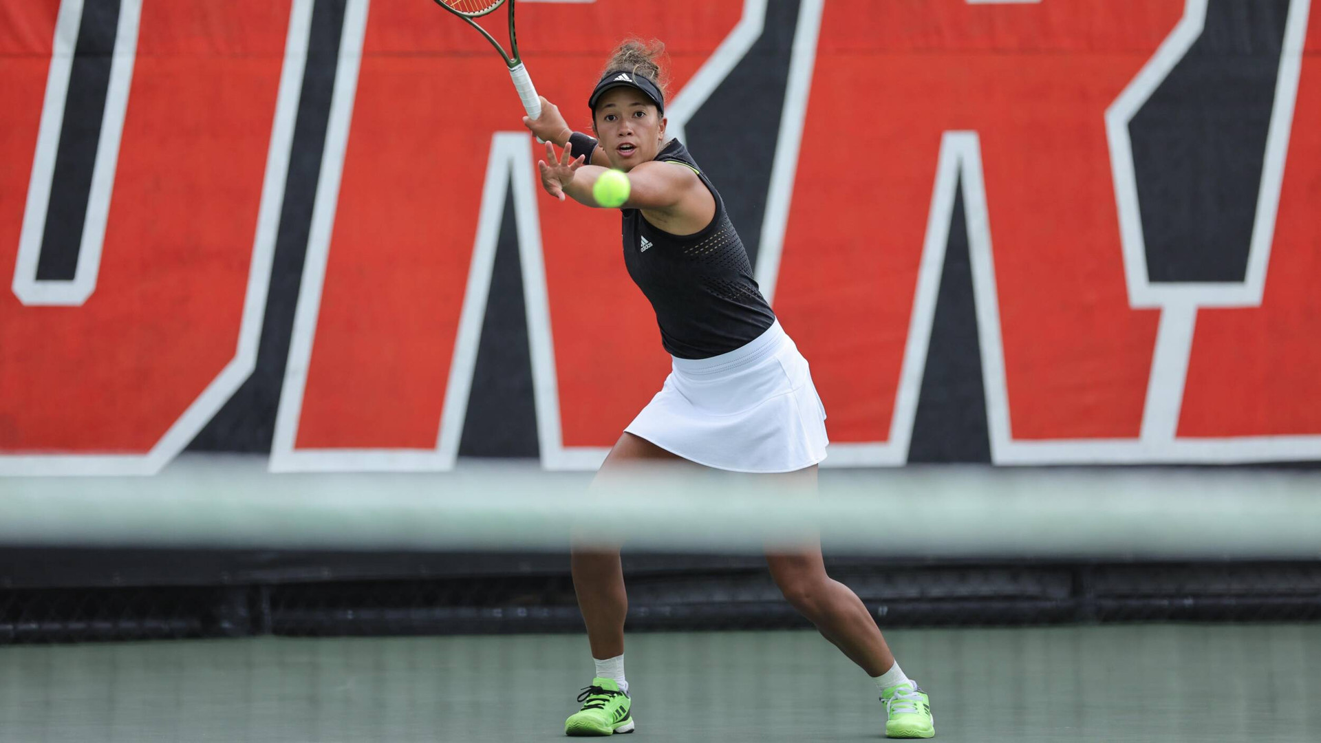 W. Tennis Blanks No. 71 Syracuse, 4-0