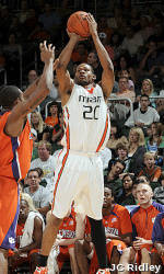 Men's Basketball Storms Past North Florida, 94-41