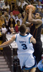 McClinton and Dews Lead Hurricanes Past Kentucky