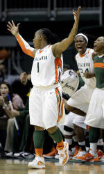 Johnson and Williams Named to Wooden Midseason List