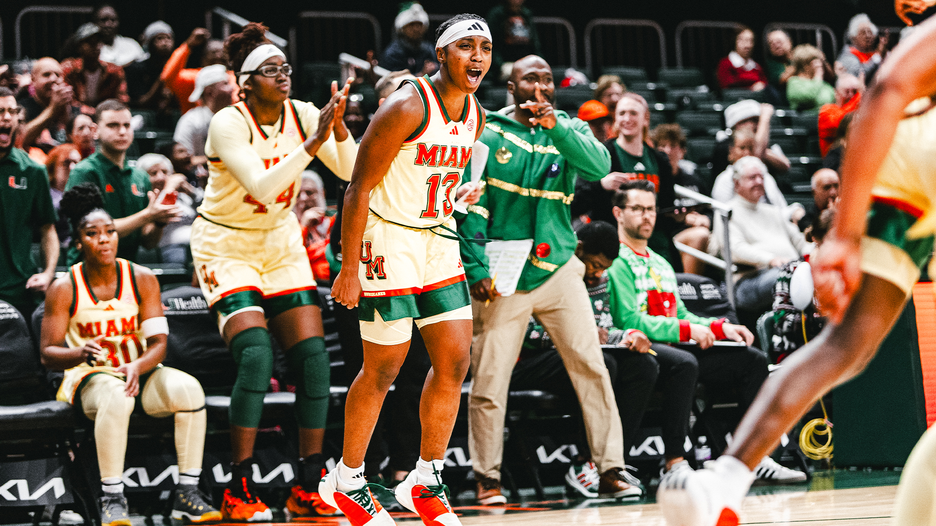Women's Basketball Moves Up a Spot to No. 23 in USA Today Coaches Poll