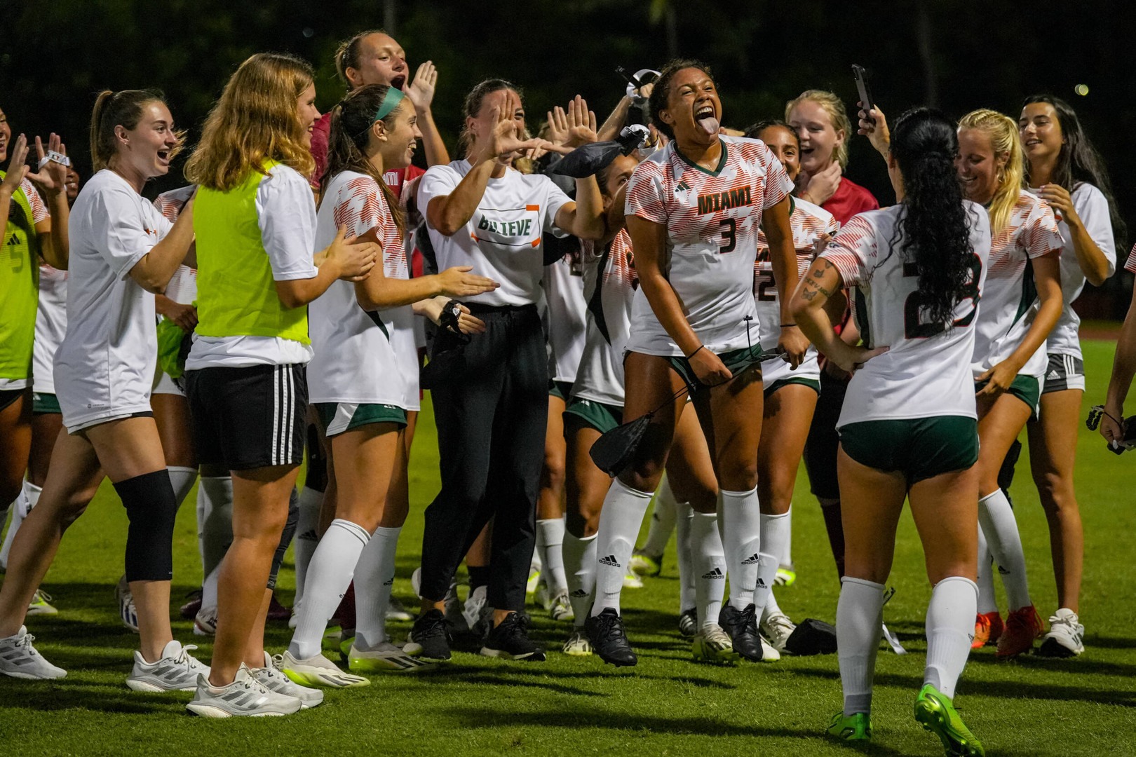 Hurricanes Squeeze Past Orange, 2-1