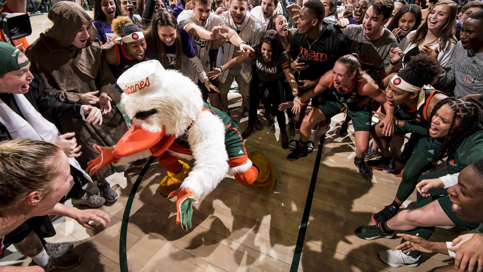 WBB Stuns Fourth-Ranked Notre Dame, 72-65