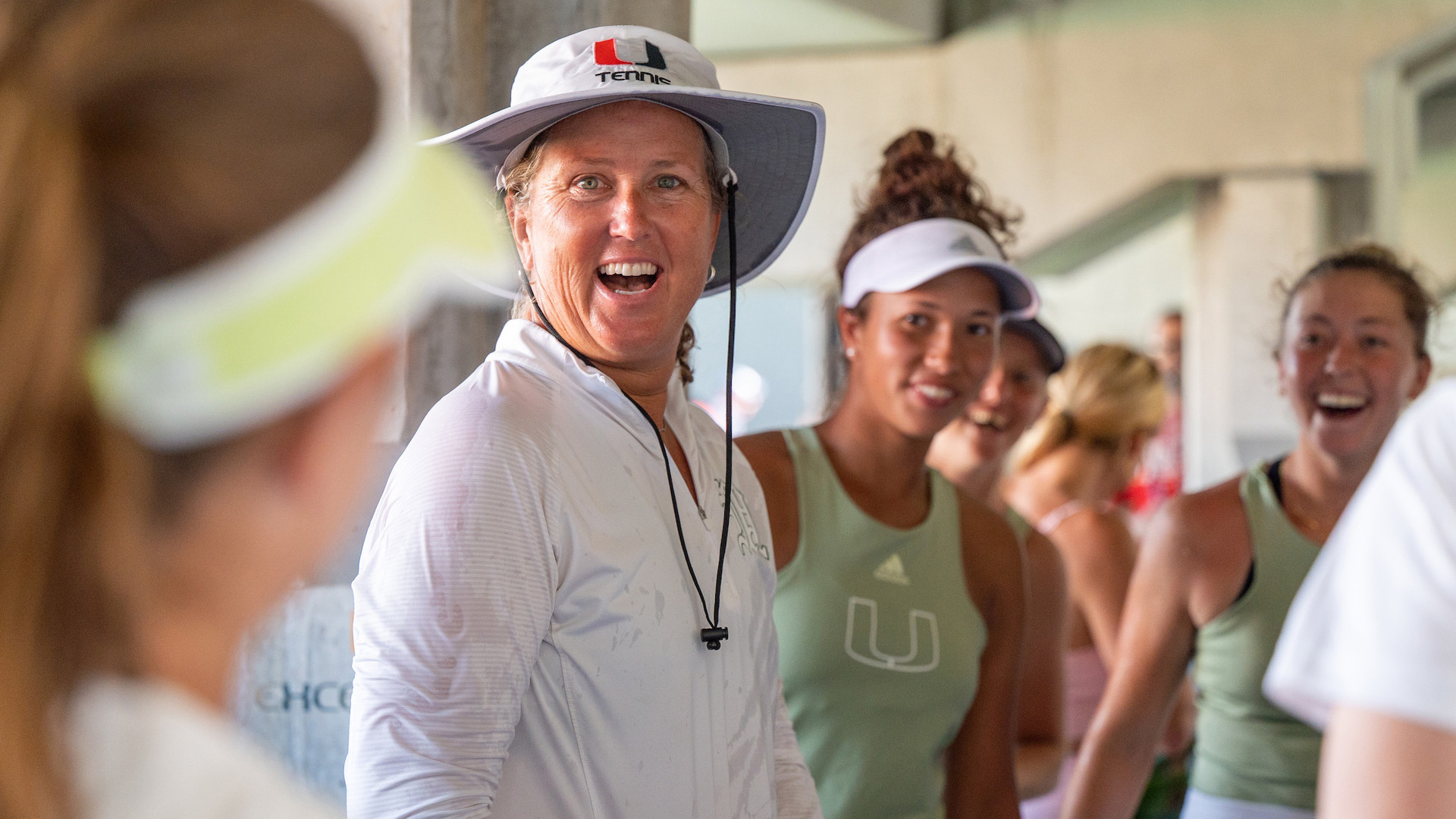 W. Tennis Tops No. 20 Cal, 5-2, for Yaroshuk-Tews’ 400th Win