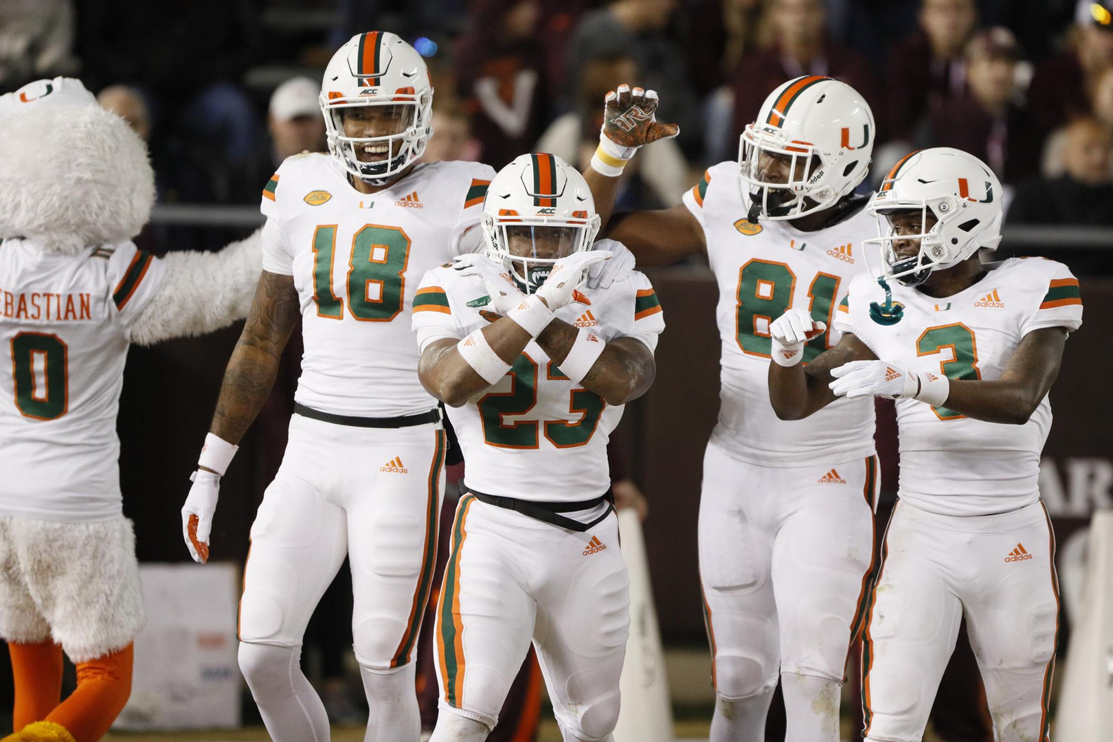 Miami Downs Virginia Tech, 38-14