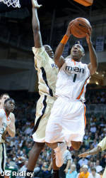 Men's Basketball Takes on Georgia Tech