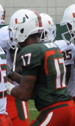 Streeter Hauls in Three Touchdowns in First Fall Scrimmage