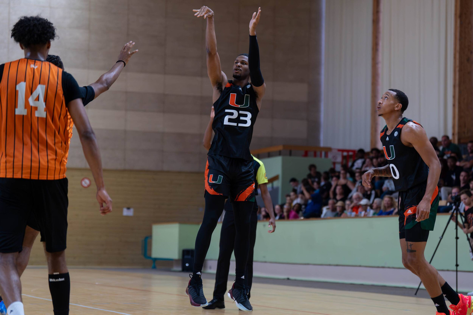 MBB Tops Parisian Select, 97-74, to Open Foreign Tour