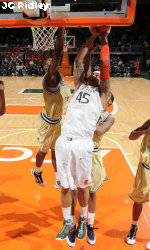 Men's Basketball Back on Road at Clemson