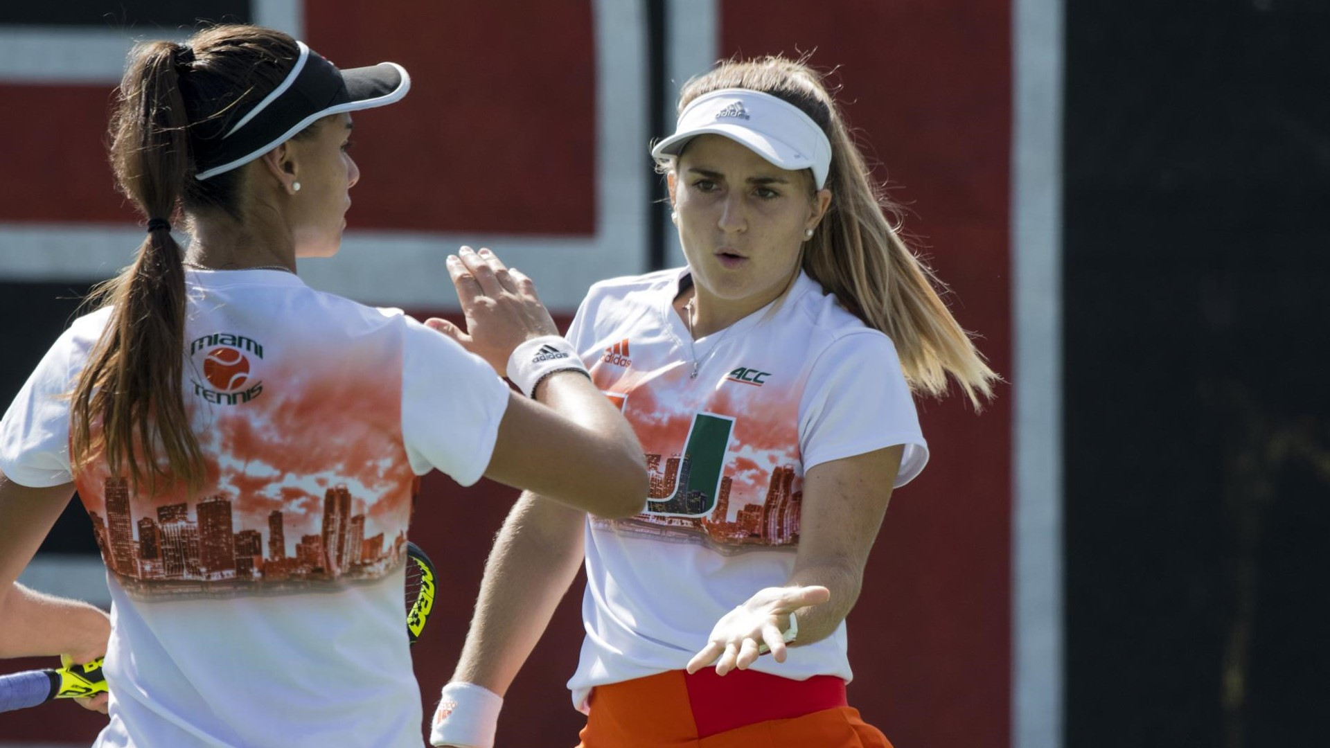 W. Tennis Edged by Top-Ranked North Carolina, 4-3